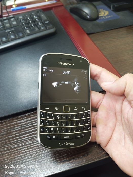 Perfectum Blackberry Bold 9930 6гб перфектум телефон сотилади. Холати