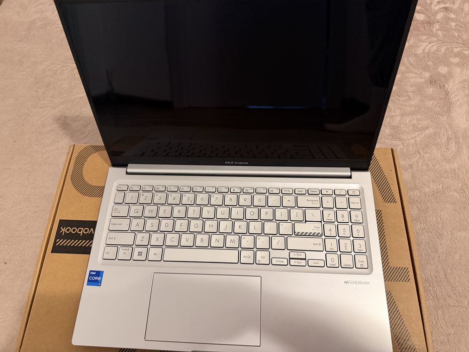Laptop ASUS VivoBook 15 OLED | i7-1255U | 16GB RAM | 512GB SSD | Win 11 Pro