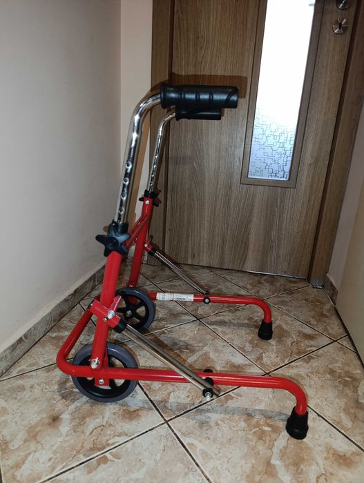 Ортопедична проходилка за деца