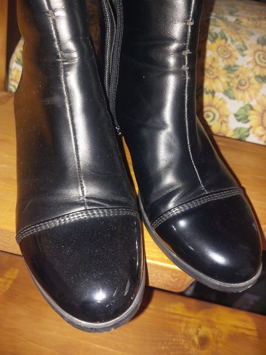 Лот от 1бр.маратонки/1 бр.дамски боти, цена общо 20лв..