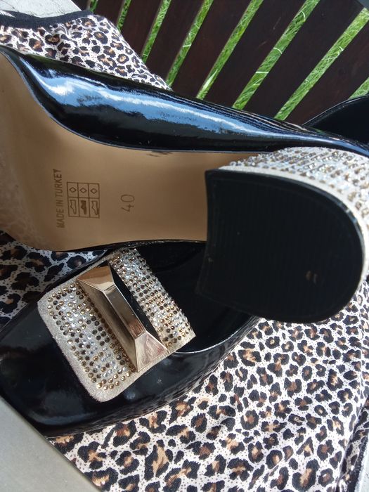 Noi 300. De lei pantofi dama