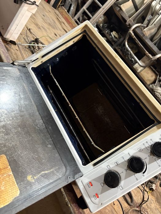 Продам духовой шкаф