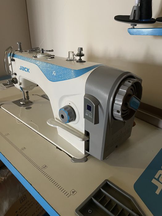 Швейная машина Jack