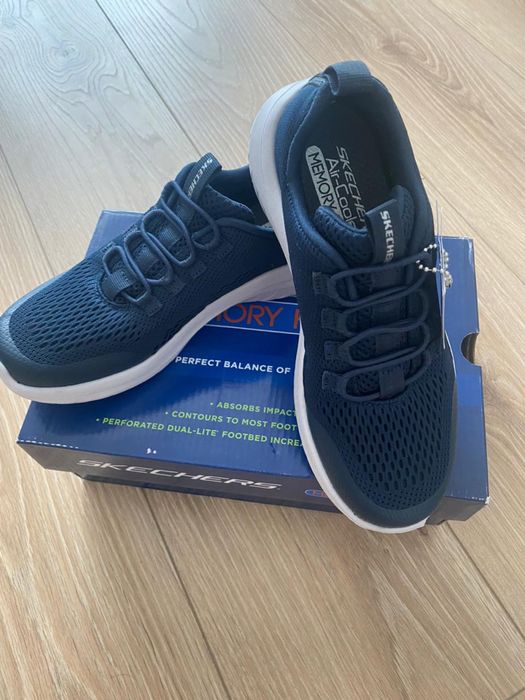 Кроссовки новые