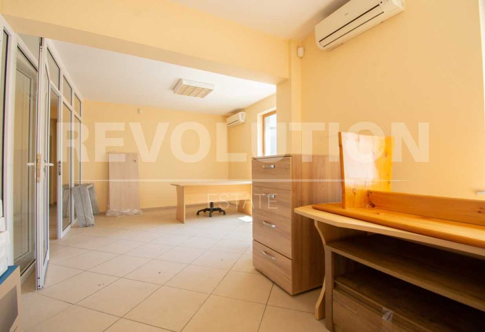 Дава се под наем Офис в София, Банишора - 122 кв.м за 728.79 € - Снимка #3