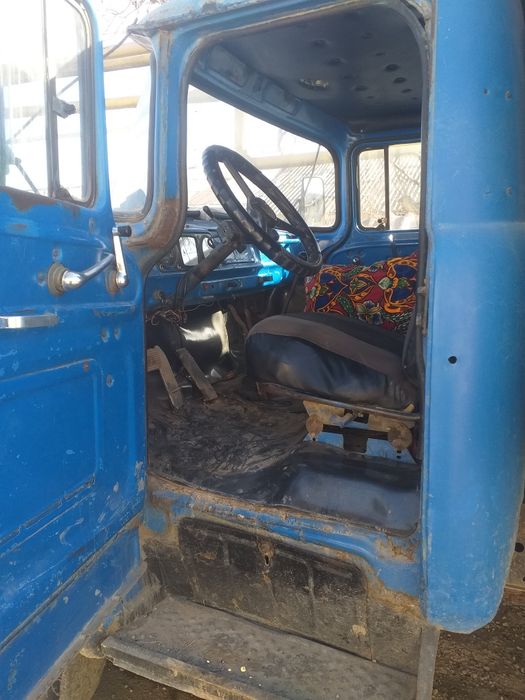 Zil Samosval sotiladi яил 1976