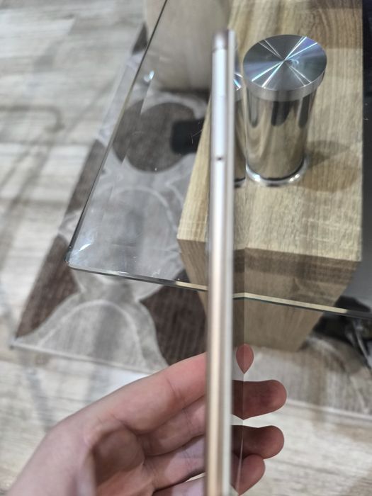 Продавам телефон  шауми  редми 5 плюс