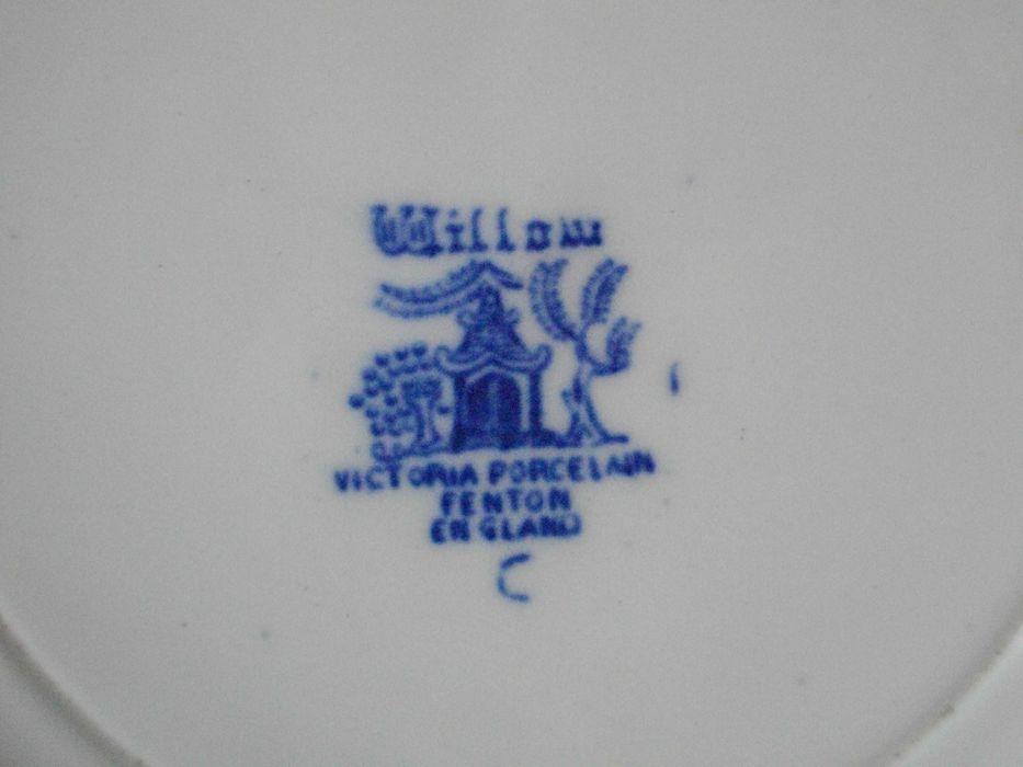 Винтидж Порцелан-4 бр.Нови Чинии-VICTORIA PORCELAI N WILLOW FENTON