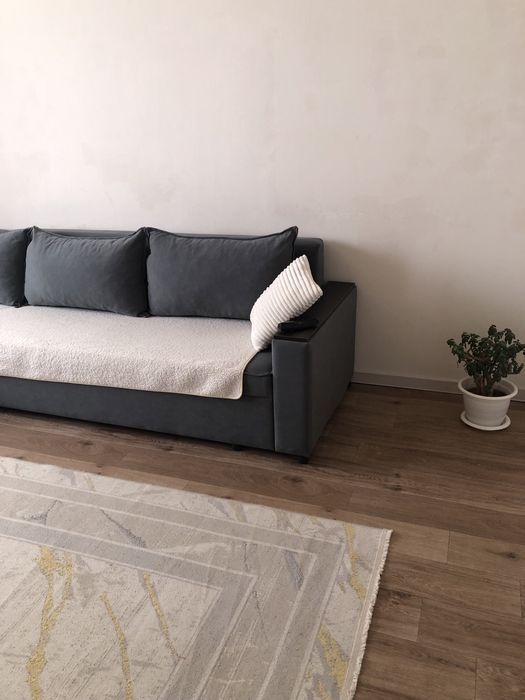 Диван угловой в отличном состоянии