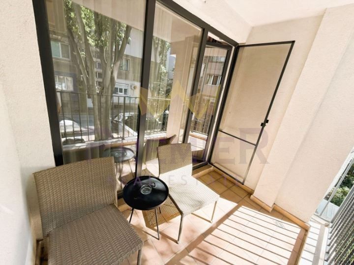 Дава се под наем Двустаен апартамент в Варна, Център - 75 кв.м за 797.64 € - Снимка #9