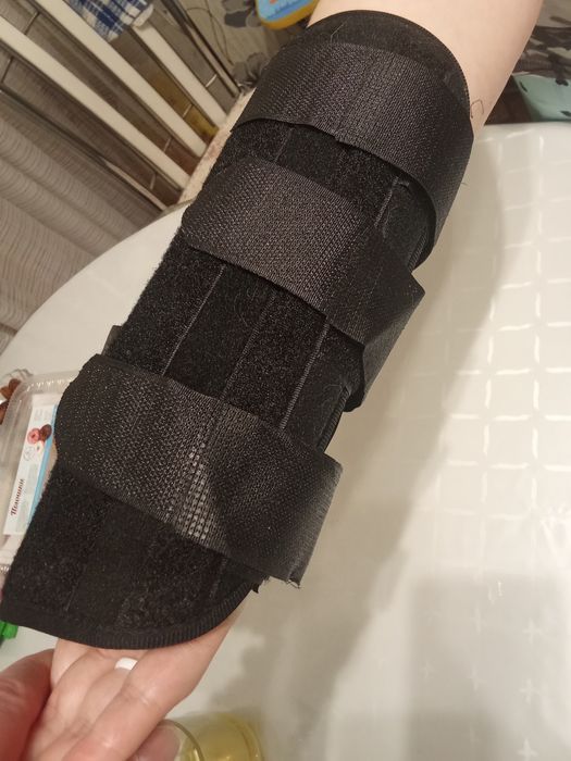 Продам лангетку , фиксатор,ортез