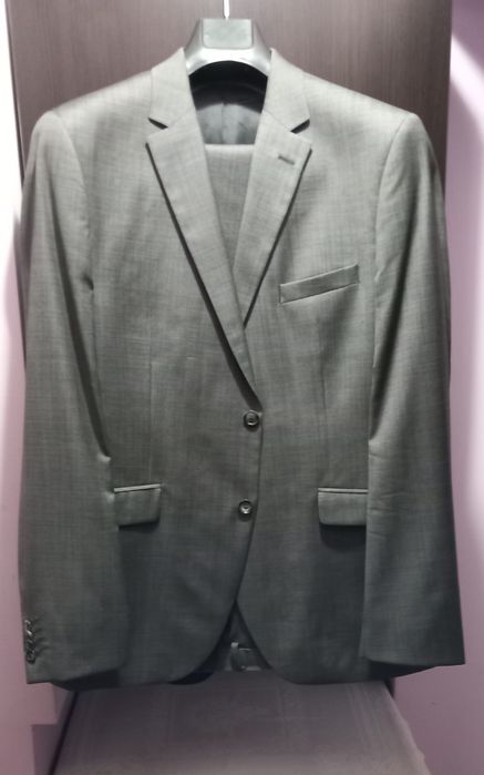 Vand costume barbati!