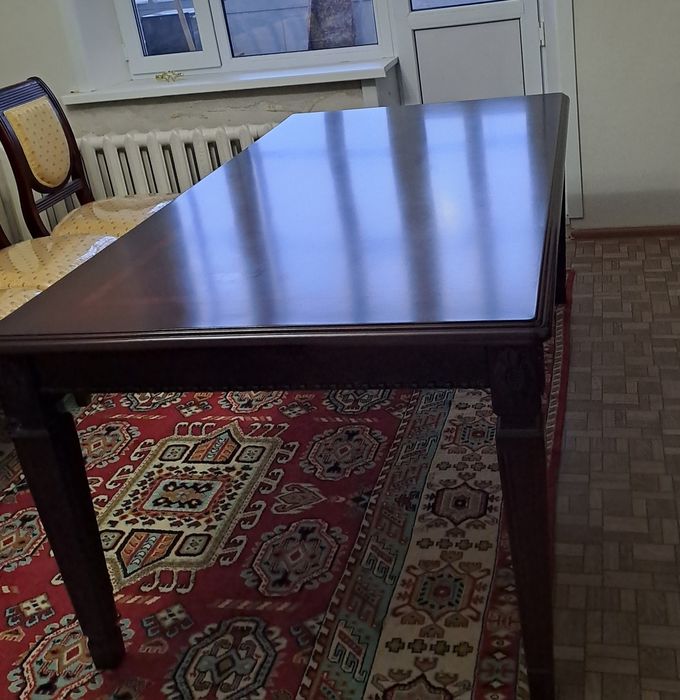 Продаётся стол для зала