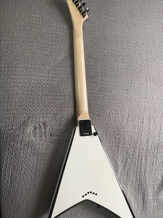 Chitară electrică Flying VJackson JS32T Rhoads