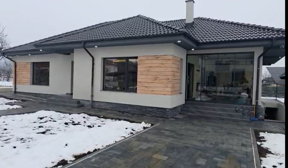 Case la cheie !!!
- Case de vânzare în Curtea de Argeș,