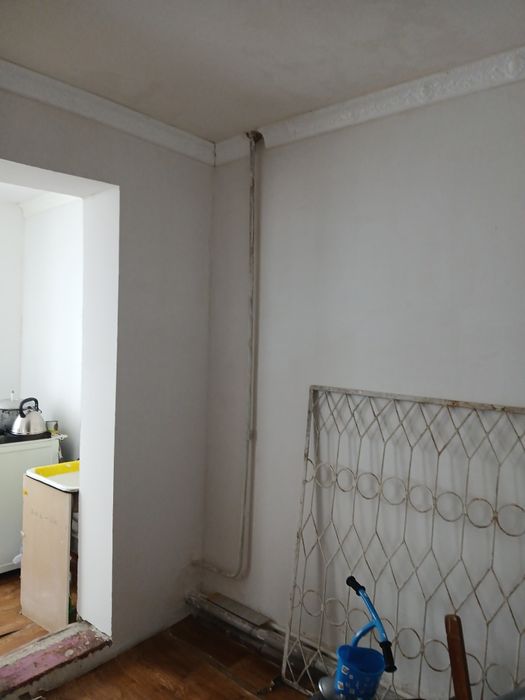 Срочно продаётся 2х комнатная квартира 4 микрорайоне на 1 этаж