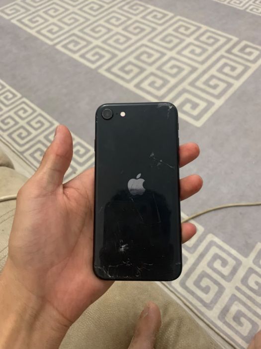 iPhone SE 2020 64гб