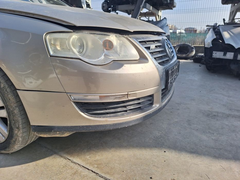 Предна броня Vw Passat 6 / Фолксваген Пасат 6 2006г.