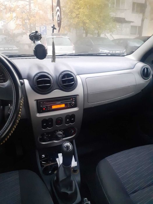 Vand Dacia Logan 1.2 Preferance 2011 Unic proprietar 94.000 km