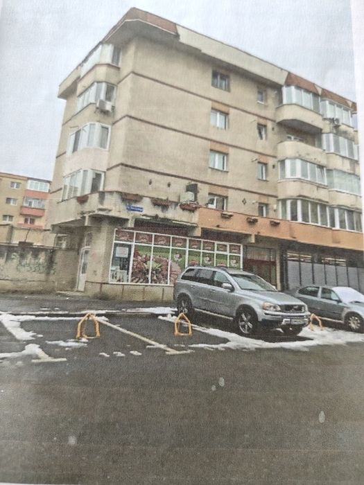 Închiriez spațiu comercial
