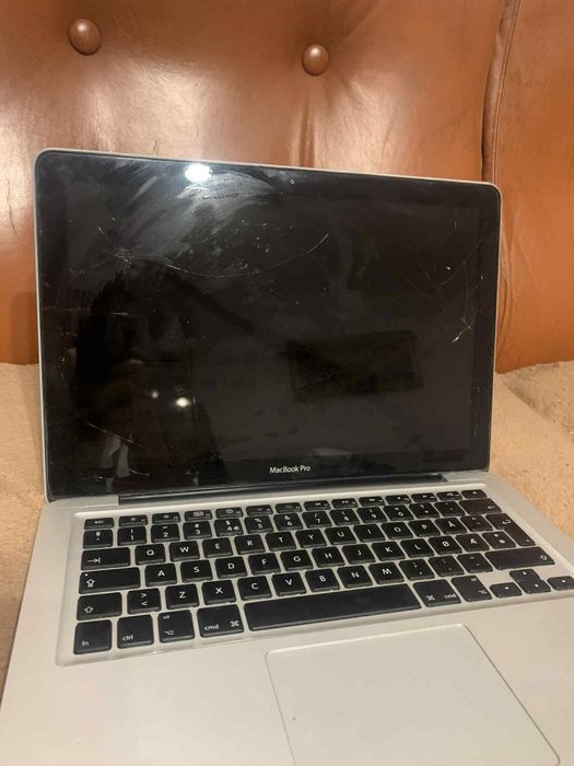 MacBook pro 2015 sau 2014