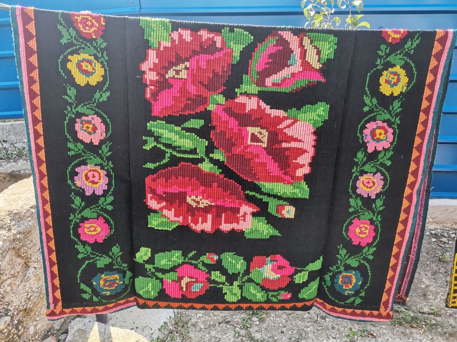 Macate din lana tesute manual