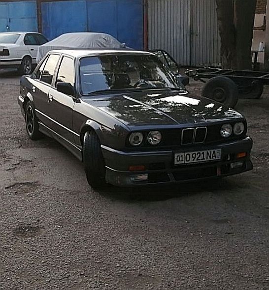 Продам BMW e30 1984 года