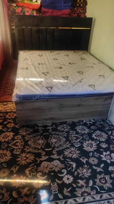 Tayyor yangi spalni shkafi bilan sotiladi umuman ishlatilmagan