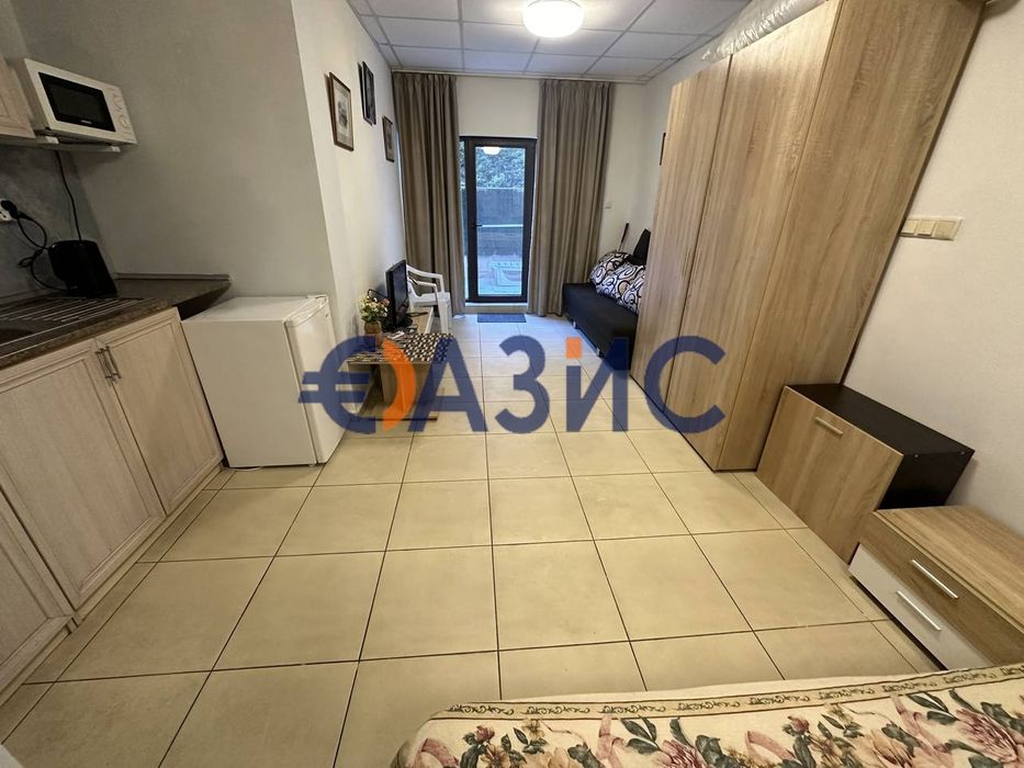 Продава се Едностаен апартамент в к.к. Слънчев бряг - 50 кв.м за 938 €/кв.м - Снимка #4