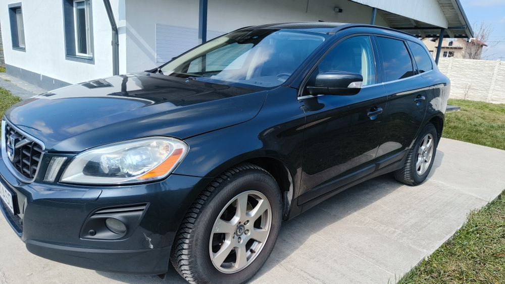 Volvo XC60 2.4D FWD 175CP  Automată  Bi-Xenon  Family Pack