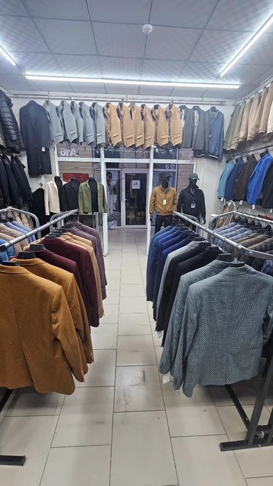 Продаётся бутик с товаром , точка наработаная.