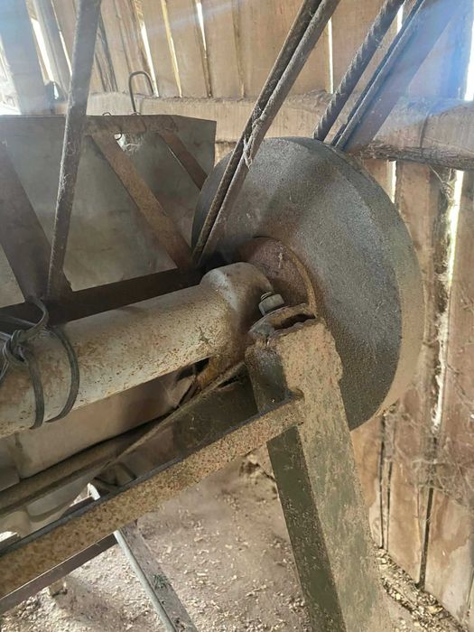 Циркулярна машина за рязане на дърва