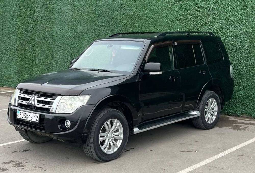 Без водителя Mitsubishi Pajero 2012 г.в.