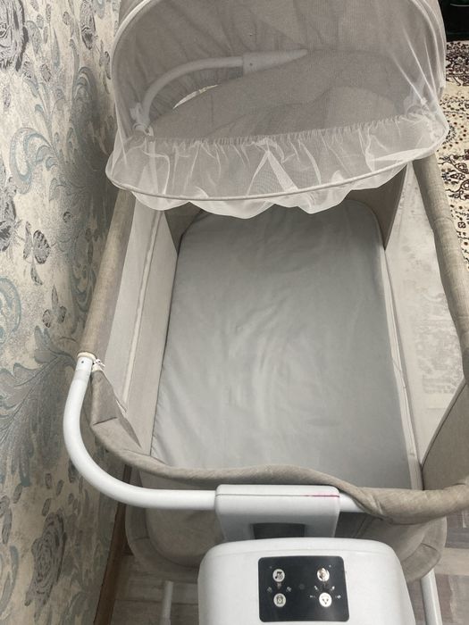 Манеж электрический продам