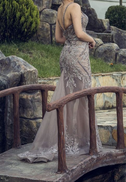 Дизайнерска рокля