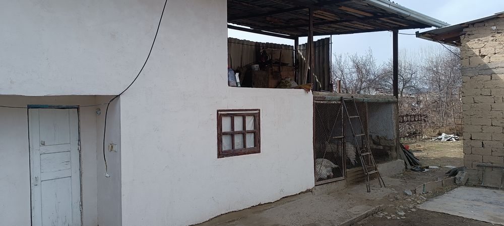 Uy sotiladi chirchigda 9.30 sotig