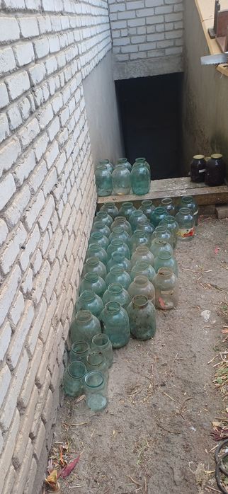 Продам  банки 3 л