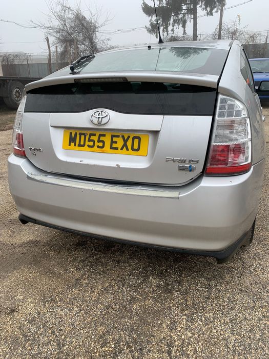 На части Toyota Prius II T3