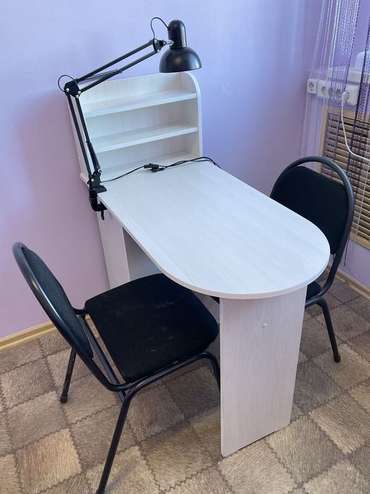 Срочно Продам маникюрный стол б/у