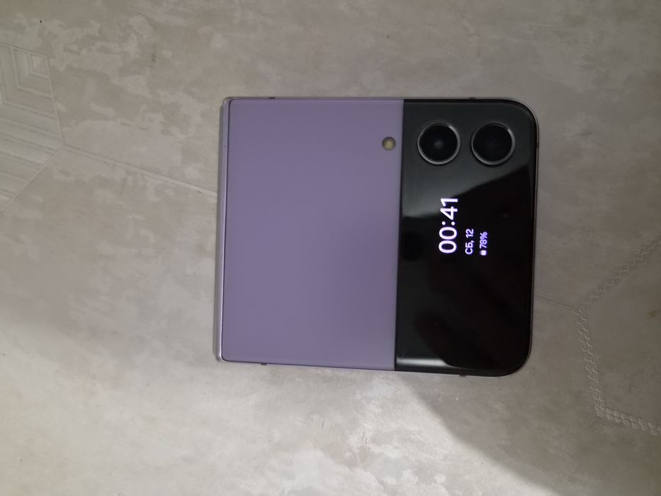 Galaxy Z Flip4 за 200000тг