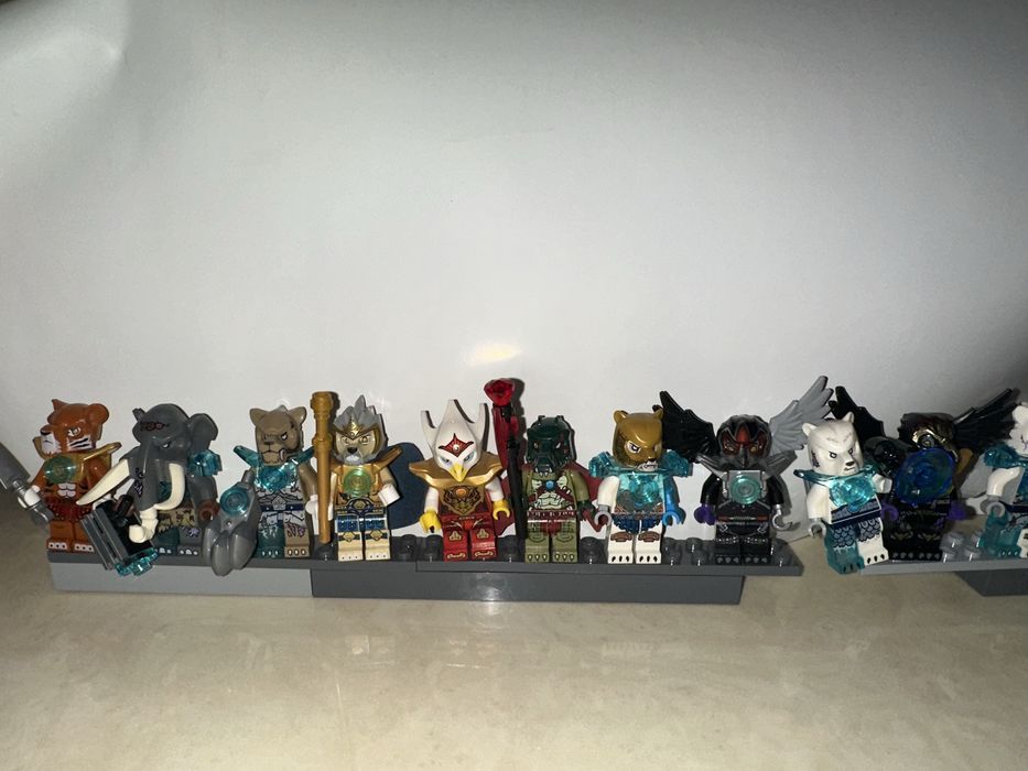 Продам минифигурки Лего