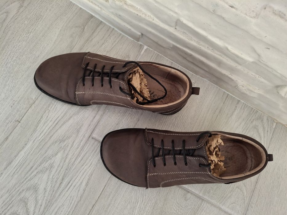 Pantofi damă din piele naturală, marimea 38 in stare foarte bună