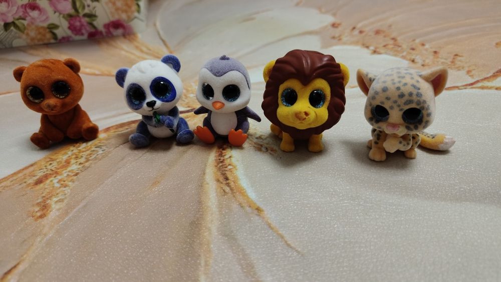 Фигурки из мармелада бонди.