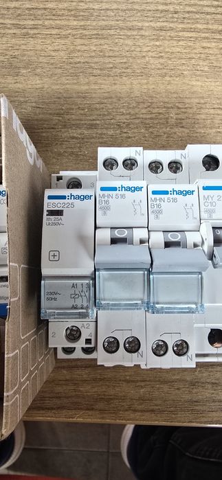 Contactor modular,sigurante HAGER