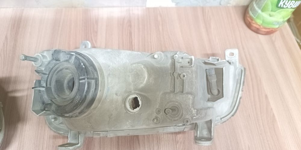 Фара на Тойота раф4