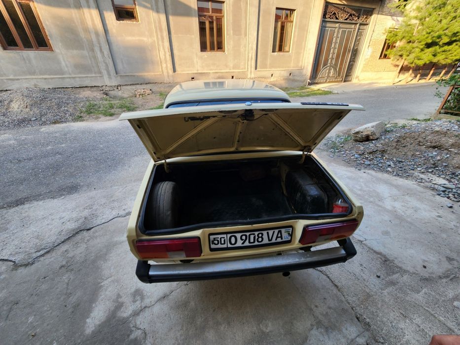 2105 молочный 1988 yil