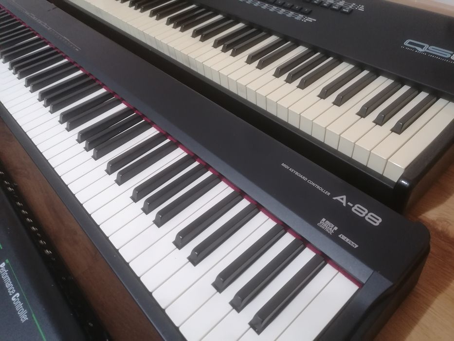 Roland A88  pian midi controller orga 88 clape