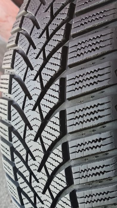 1брой зимна гума 225/55/17 Semperit