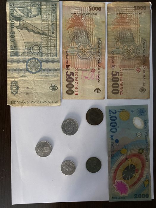 Vând bancnote și monede vechi