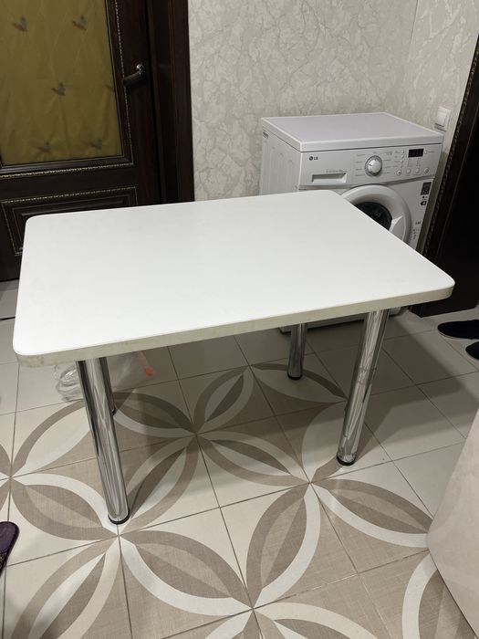 Продам кухонный стол 70/100 см